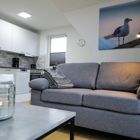 Ferienwohnungen Meerfarbig Zingst - Haustierfrei -Terrasse Mit Strandkorb Oder Balkon - E-Ladesaeule - Parkplatz - Wlan - Fahrradschuppen - Waschtrockner - Ruhig Und Zentral - Nichtraucher Zewnętrze zdjęcie