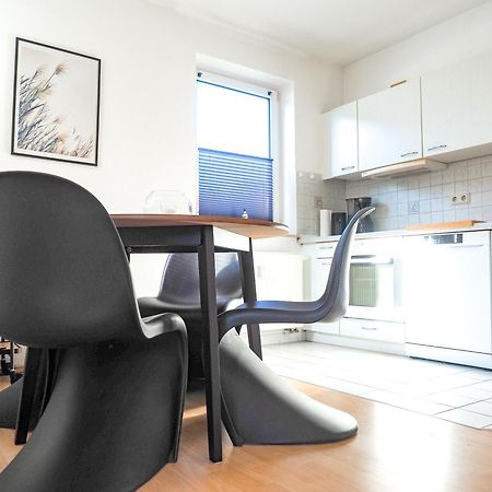 Ferienwohnungen Meerfarbig Zingst - Haustierfrei -Terrasse Mit Strandkorb Oder Balkon - E-Ladesaeule - Parkplatz - Wlan - Fahrradschuppen - Waschtrockner - Ruhig Und Zentral - Nichtraucher Zewnętrze zdjęcie