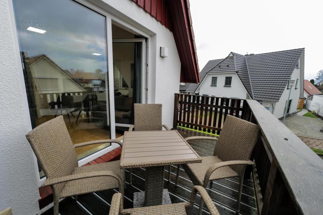 Ferienwohnungen Meerfarbig Zingst - Haustierfrei -Terrasse Mit Strandkorb Oder Balkon - E-Ladesaeule - Parkplatz - Wlan - Fahrradschuppen - Waschtrockner - Ruhig Und Zentral - Nichtraucher Zewnętrze zdjęcie