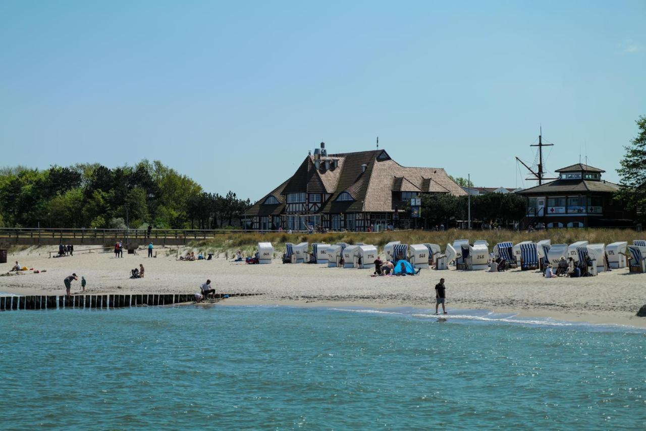 Ferienwohnungen Meerfarbig Zingst - Haustierfrei -Terrasse Mit Strandkorb Oder Balkon - E-Ladesaeule - Parkplatz - Wlan - Fahrradschuppen - Waschtrockner - Ruhig Und Zentral - Nichtraucher Zewnętrze zdjęcie