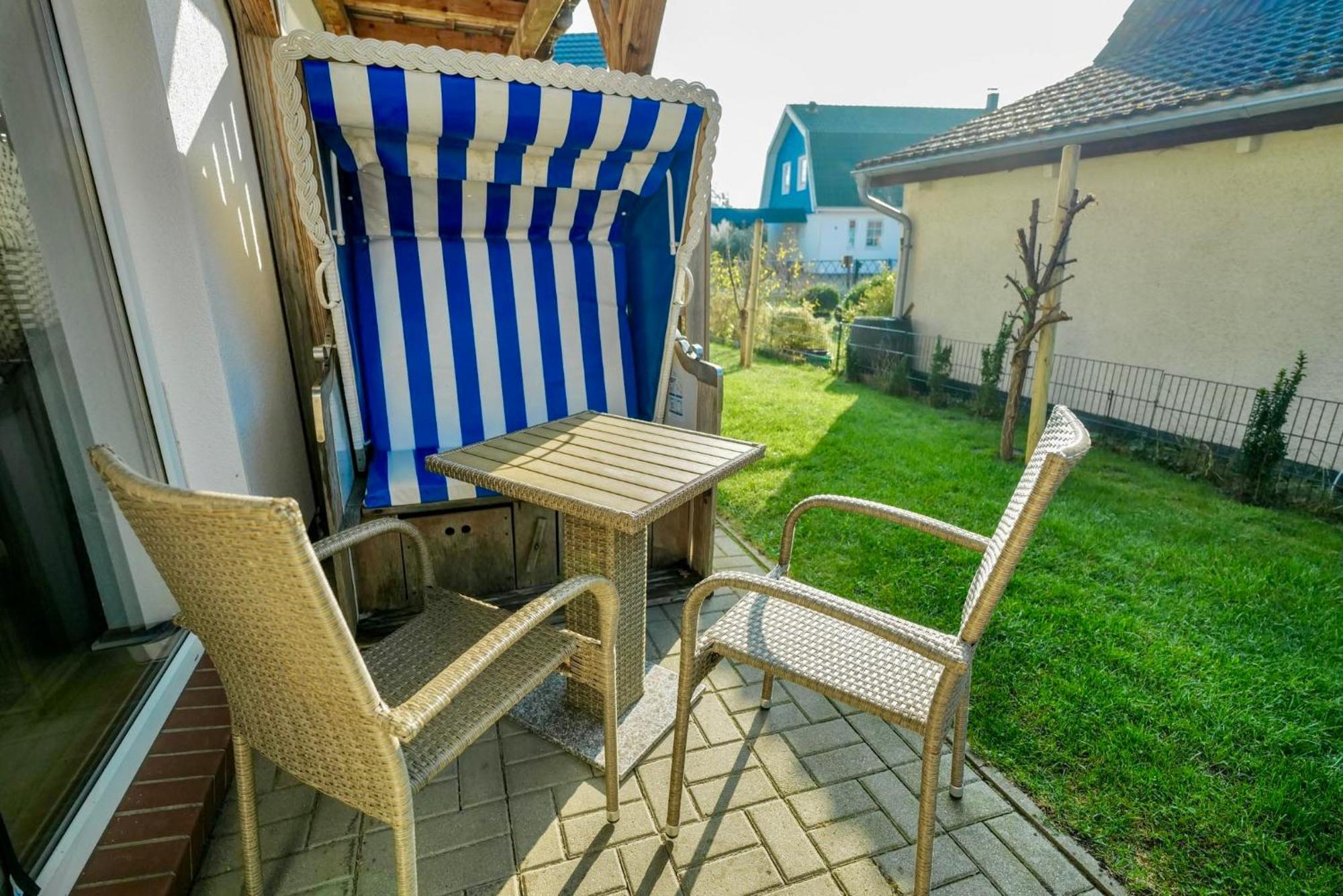 Ferienwohnungen Meerfarbig Zingst - Haustierfrei -Terrasse Mit Strandkorb Oder Balkon - E-Ladesaeule - Parkplatz - Wlan - Fahrradschuppen - Waschtrockner - Ruhig Und Zentral - Nichtraucher Zewnętrze zdjęcie