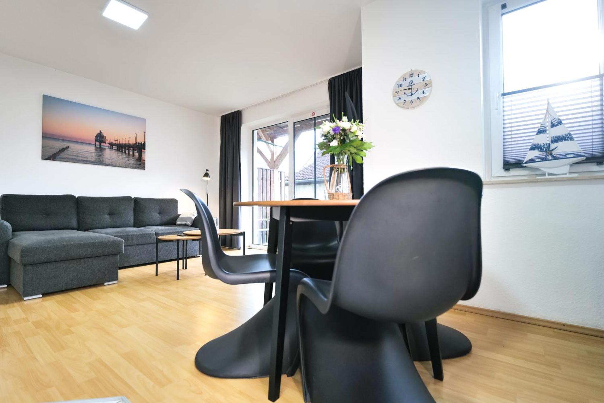 Ferienwohnungen Meerfarbig Zingst - Haustierfrei -Terrasse Mit Strandkorb Oder Balkon - E-Ladesaeule - Parkplatz - Wlan - Fahrradschuppen - Waschtrockner - Ruhig Und Zentral - Nichtraucher Zewnętrze zdjęcie