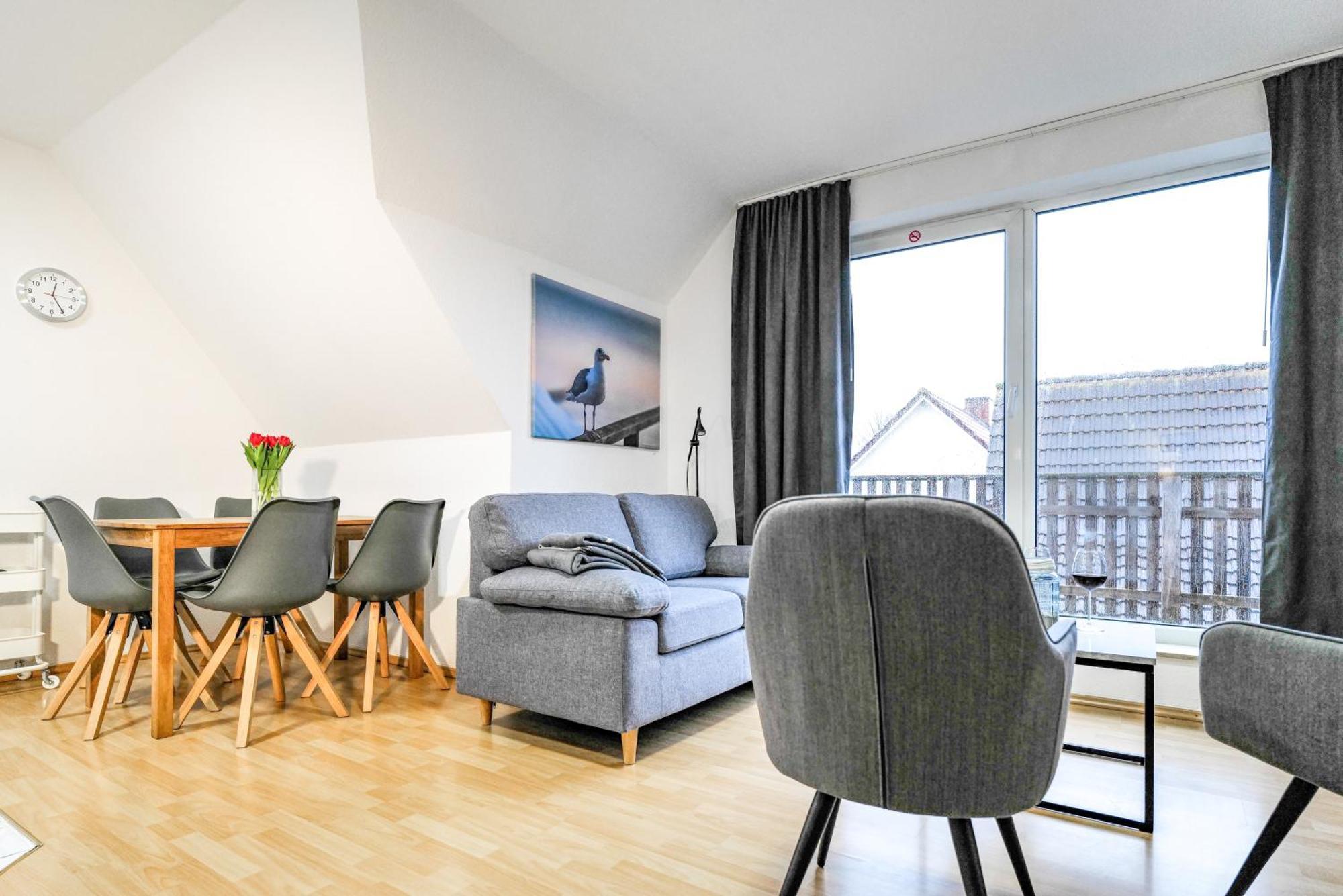 Ferienwohnungen Meerfarbig Zingst - Haustierfrei -Terrasse Mit Strandkorb Oder Balkon - E-Ladesaeule - Parkplatz - Wlan - Fahrradschuppen - Waschtrockner - Ruhig Und Zentral - Nichtraucher Zewnętrze zdjęcie