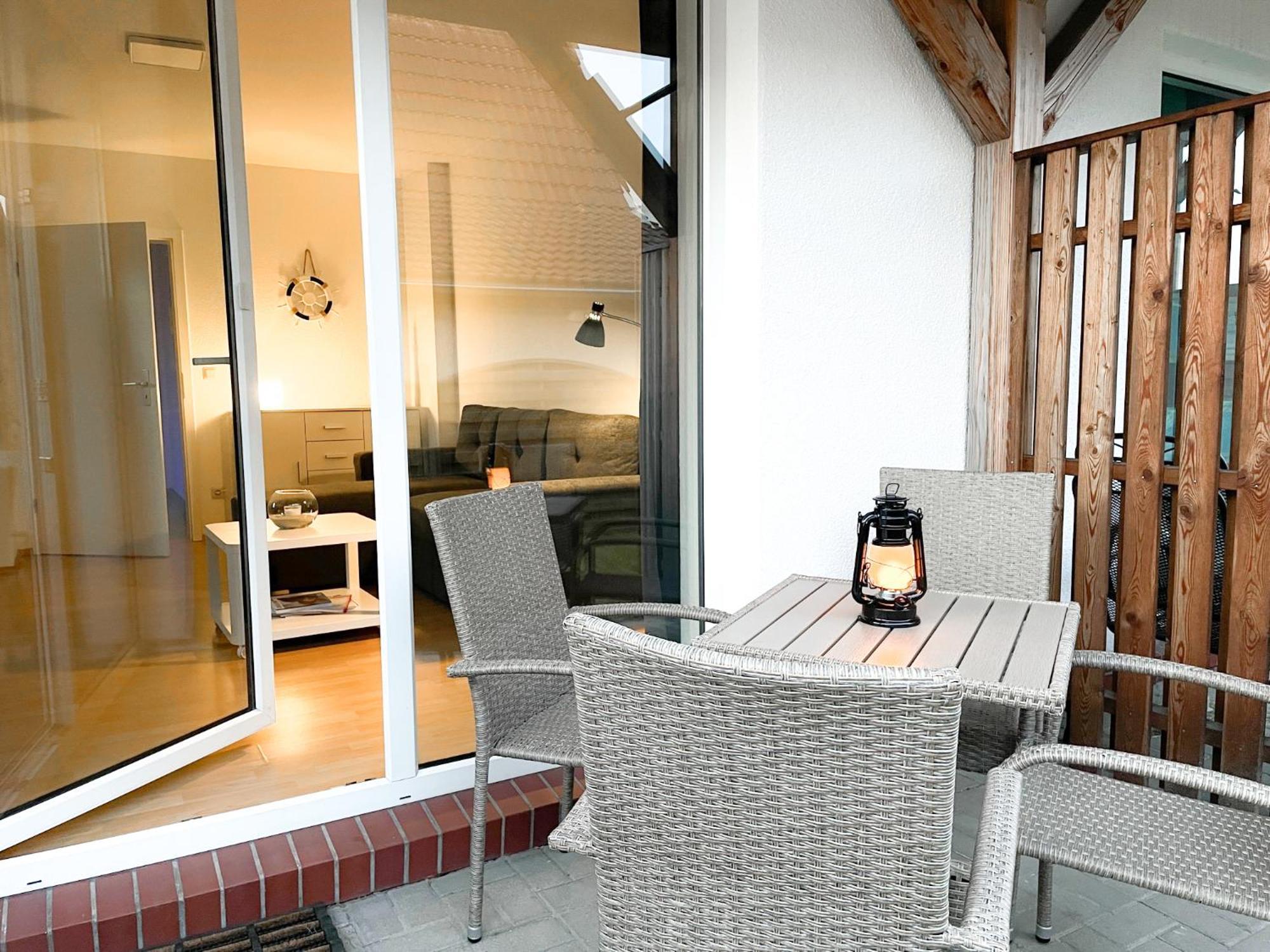 Ferienwohnungen Meerfarbig Zingst - Haustierfrei -Terrasse Mit Strandkorb Oder Balkon - E-Ladesaeule - Parkplatz - Wlan - Fahrradschuppen - Waschtrockner - Ruhig Und Zentral - Nichtraucher Zewnętrze zdjęcie